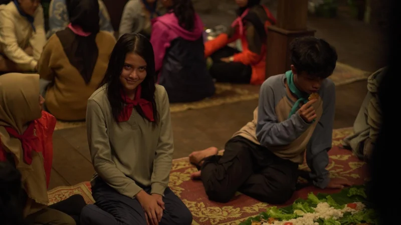 Trại Cấm: Ám Hồn Tập Thể - Kemah Terlarang: Kesurupan Massal