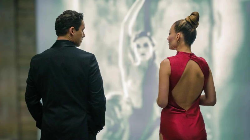 Thoát Y - Un/Dressed