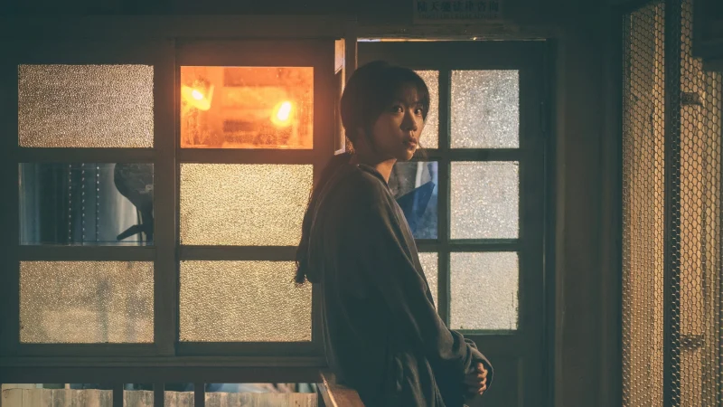 Con Đường Sinh Tồn Của Cô Ấy - HER