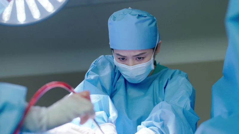 Bà Hoàng Cự Tháp - The Queen Of Castle