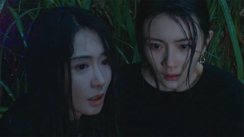 Hoang Nhan (Gương Mặt Dối Trá) - Under The Surface